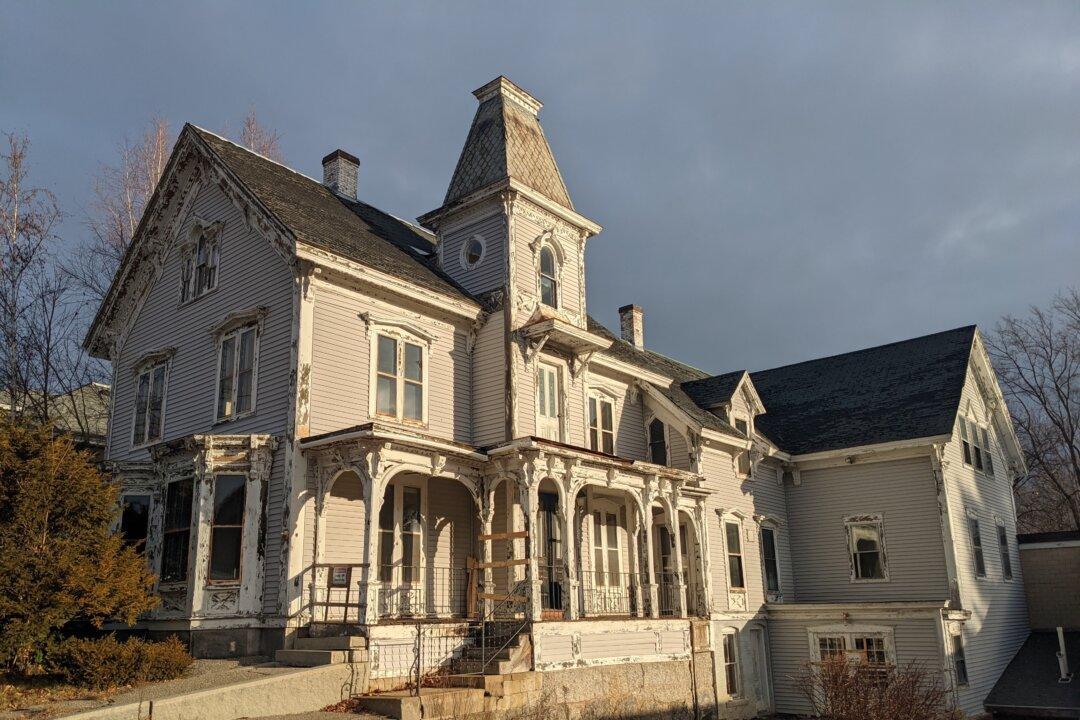 Thinking of Renovating an Old House? You'll Need a Good Checklist