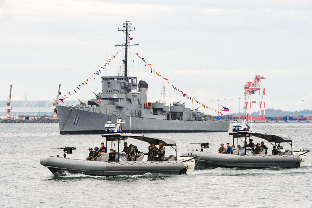 Philippines Summons Chinese Envoy to Protest Naval Intrusion