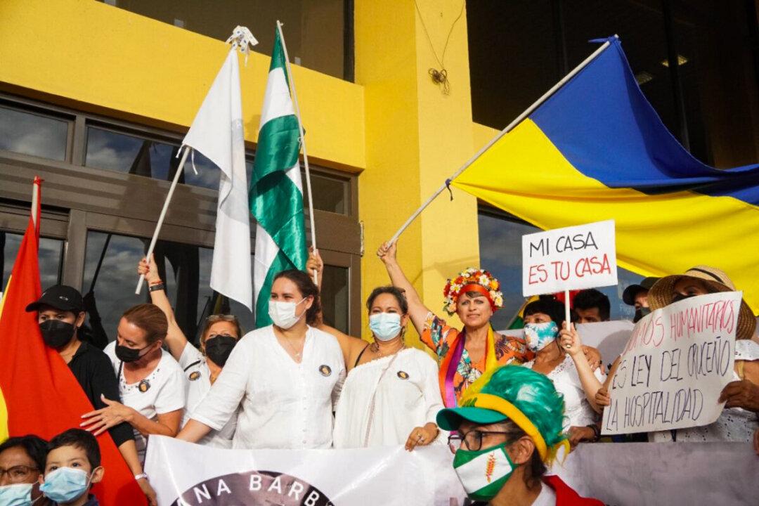 Ukrainian Refugees Expelled by Bolivian Government Return After Public Outcry