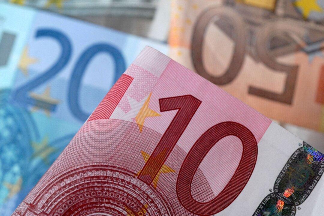 Peace Talks Send Euro Higher, Overshadowing Expected Fed Rate Hike