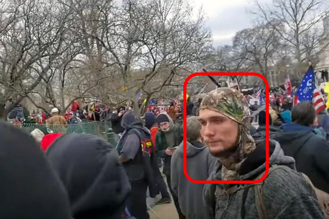 Wisconsin Man Charged For Allegedly Attacking Police Officers at US Capitol on Jan. 6