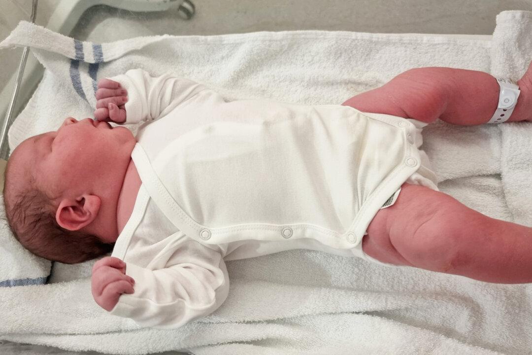 Mom Gives Birth to an 11lb 5oz Baby Girl Who Weighs the Same as a Bowling Ball