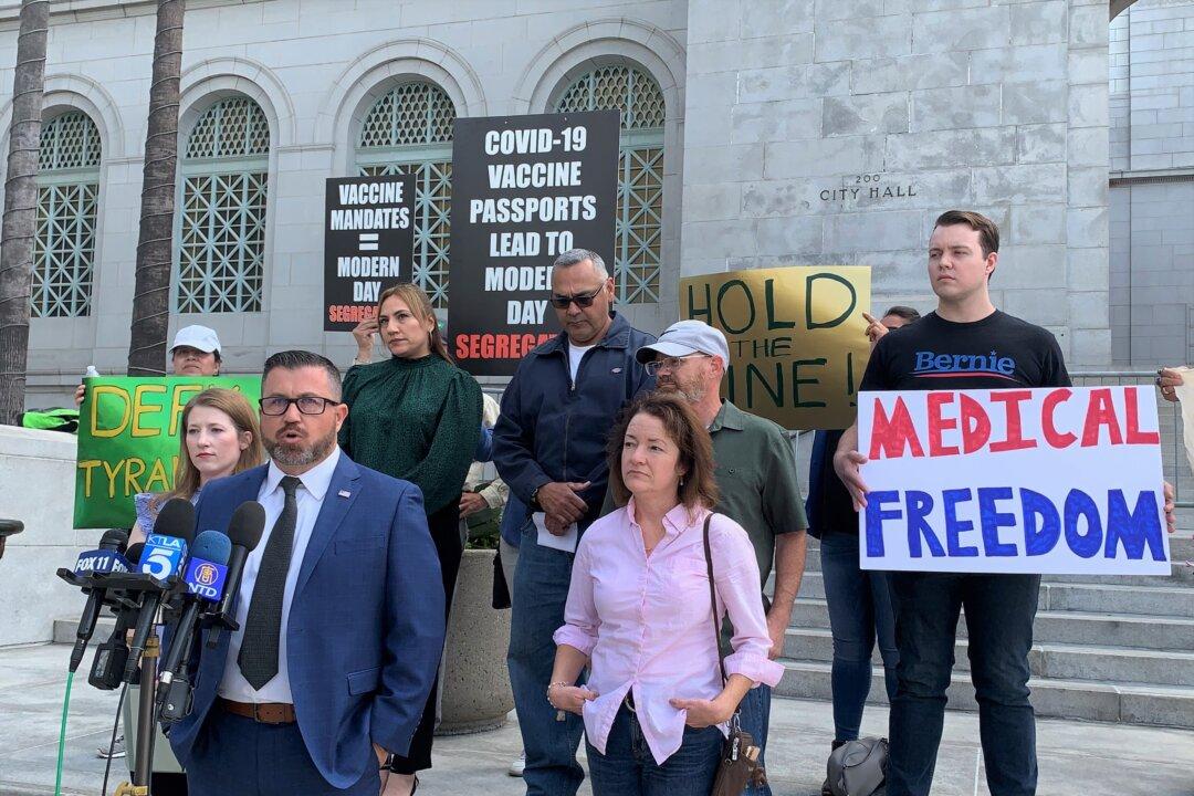 Former, Current LA City Employees Call for Employee Vaccine Mandate to End