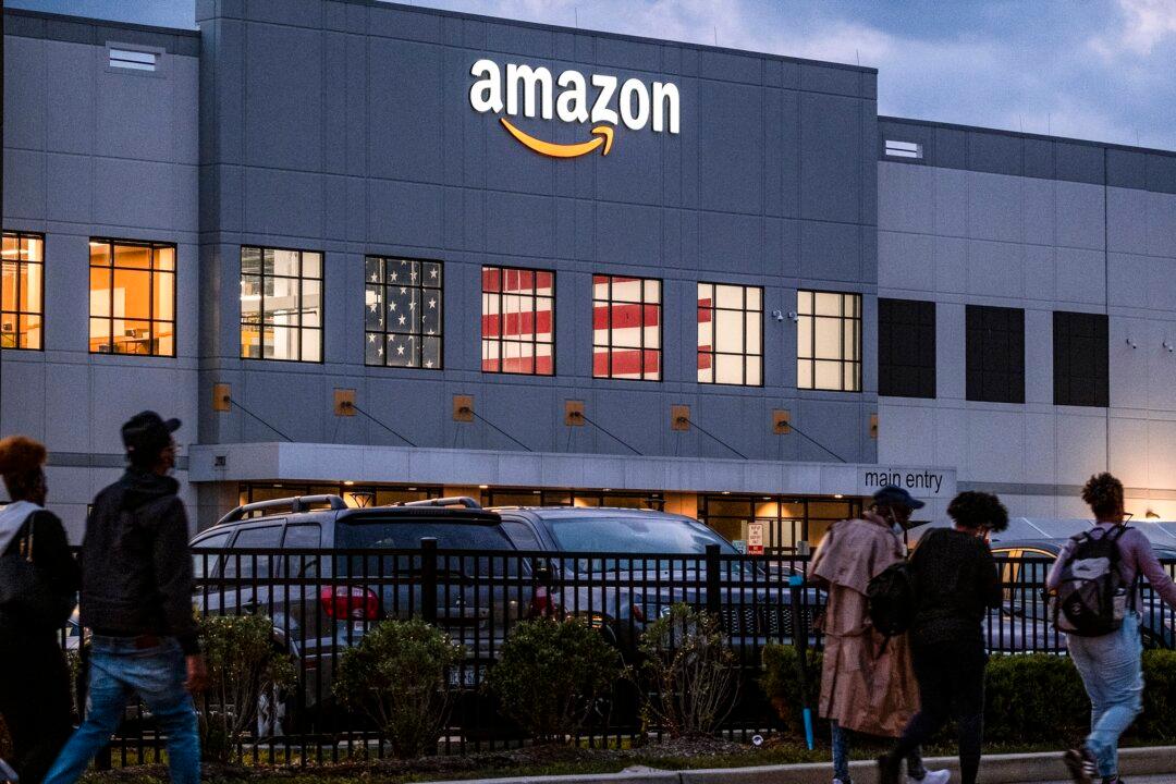 2nd Amazon Warehouse in NYC to Hold Union Election in April