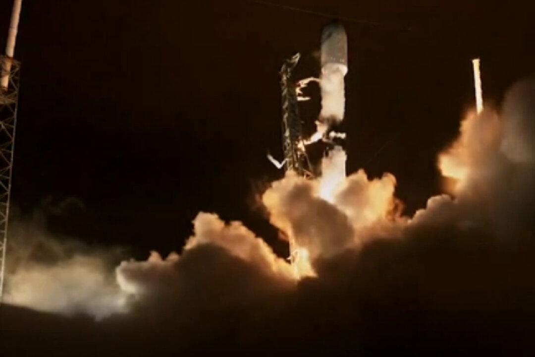 SpaceX Launches Starlink Satellites From Florida