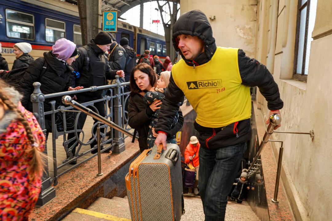 Aid Volunteers in Ukraine Facing Trauma Themselves