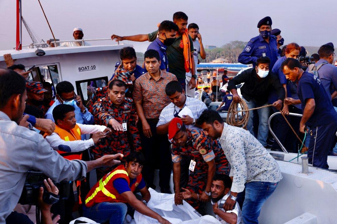At Least 5 Dead, Dozens Missing in Ferry Accident in Bangladesh