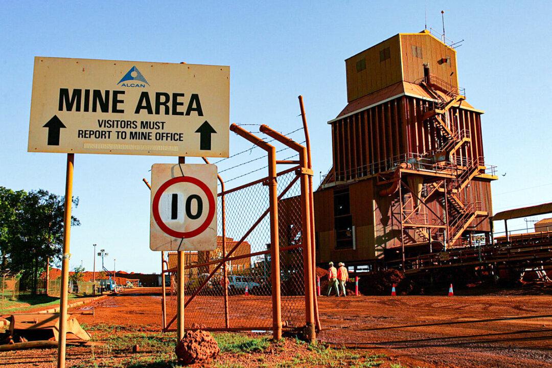 Australia Bans Aluminum Exports to Russia, Sources Coal for Ukraine