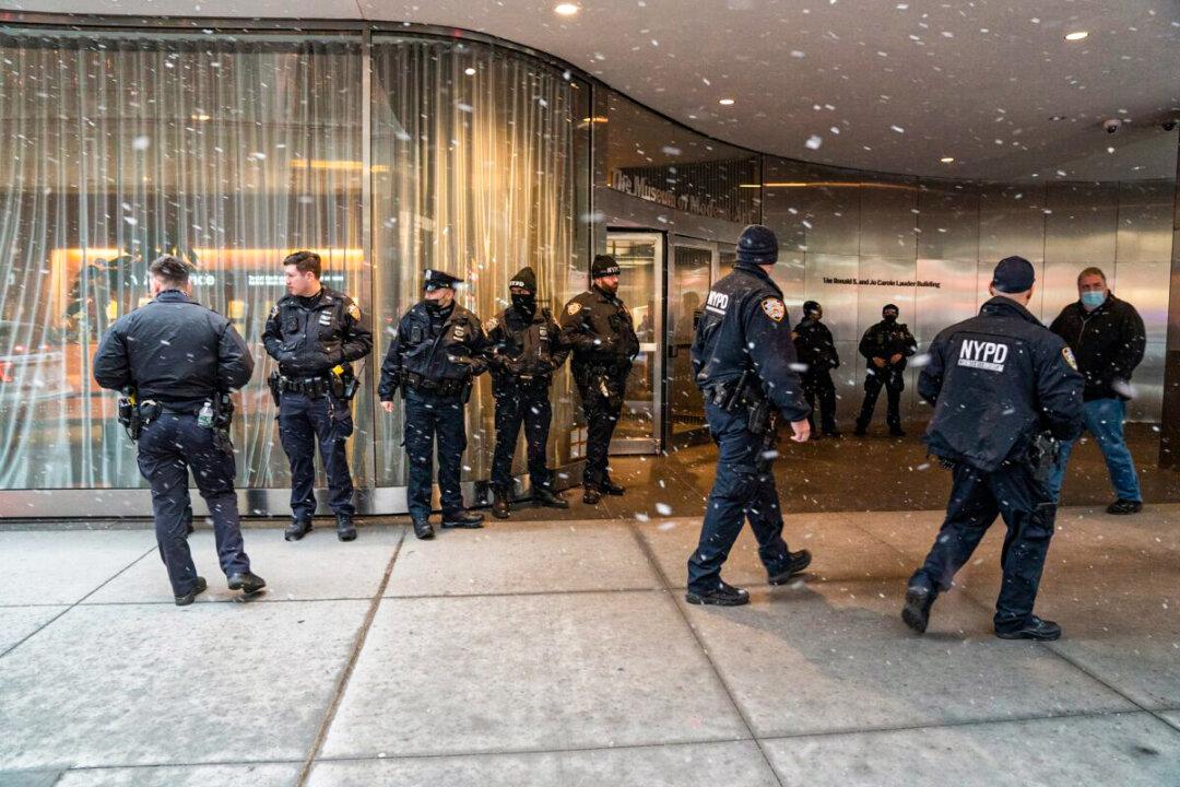 NY Museum Stabbing Suspect Arrested in Pennsylvania After Setting Fire to Motel Room