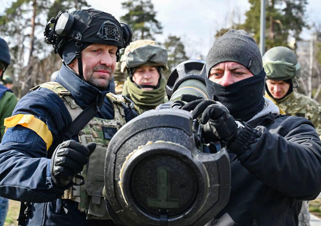 Rebuilding UK Weapons Stockpile to Pre-Ukraine War Level Could Take Years: Military Chief