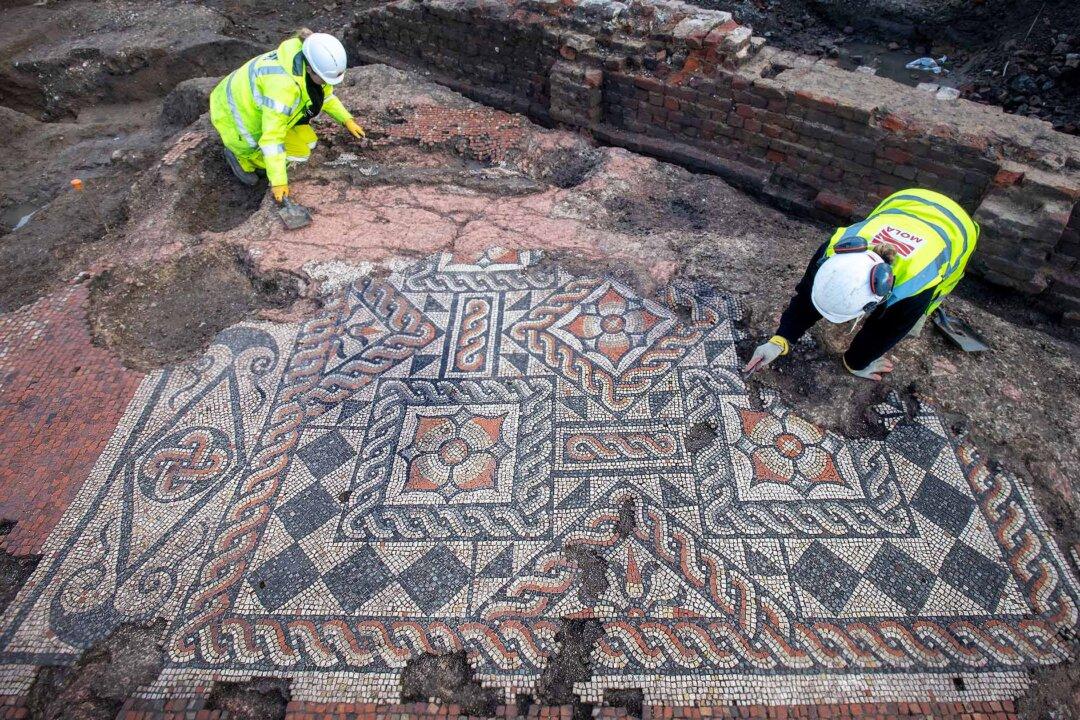Archeologists Uncover London’s Largest Roman Mosaic in 50 Years Near The Shard in the Heart of Downtown
