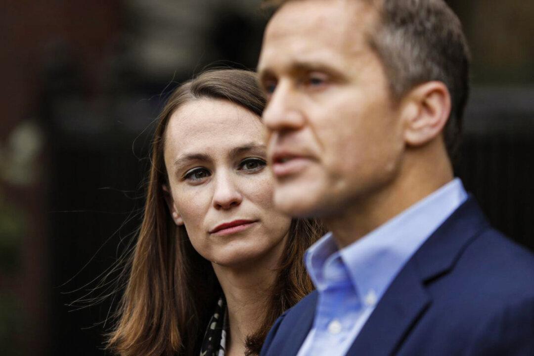 Former Wife Accuses GOP Senate Candidate Eric Greitens of Abuse