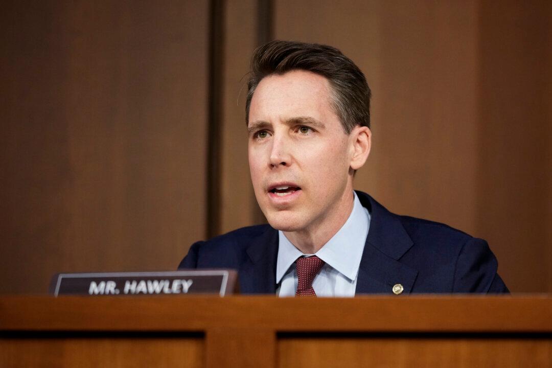Sen. Hawley Raises Concern DHS’s New Disinformation Board Will Police Speech