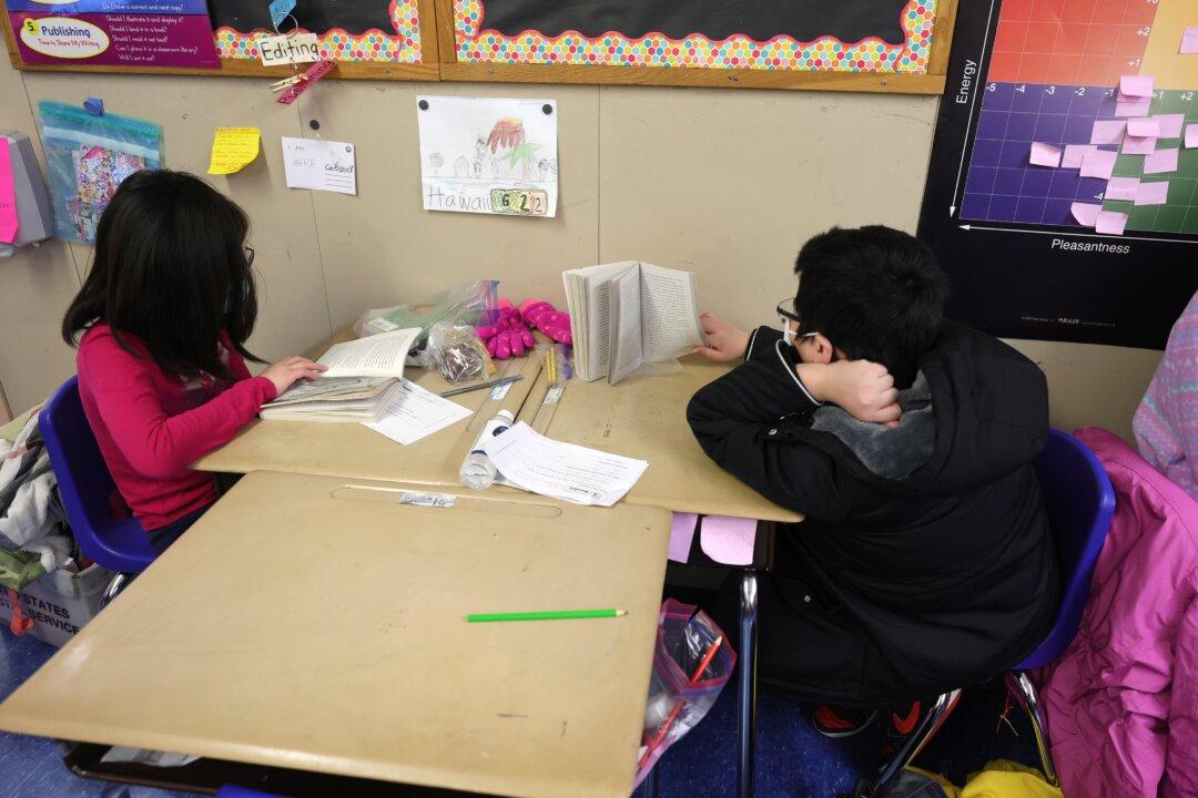 NYC Mayor Announces Plans to End Mask Mandate for Young Children