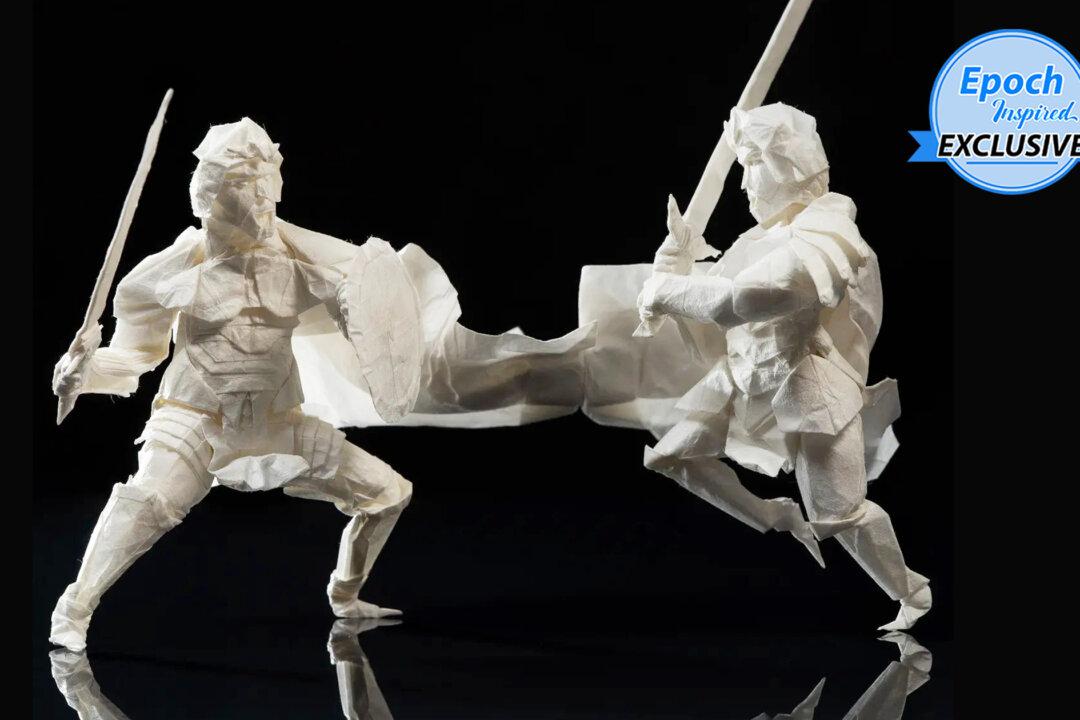 2 Origami Warriors Folded From a Single Sheet of Paper—Check Out the Incredible Details