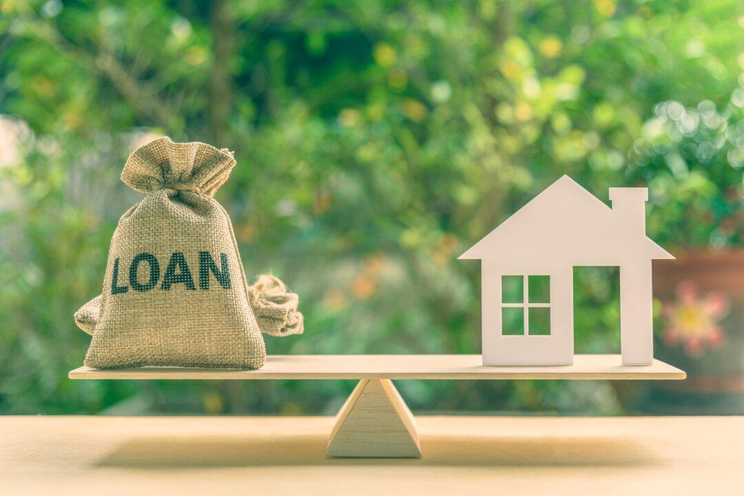 Mortgage Mastery: Navigating 2024’s Economic Uncertainty With Debt-Reducing Strategies