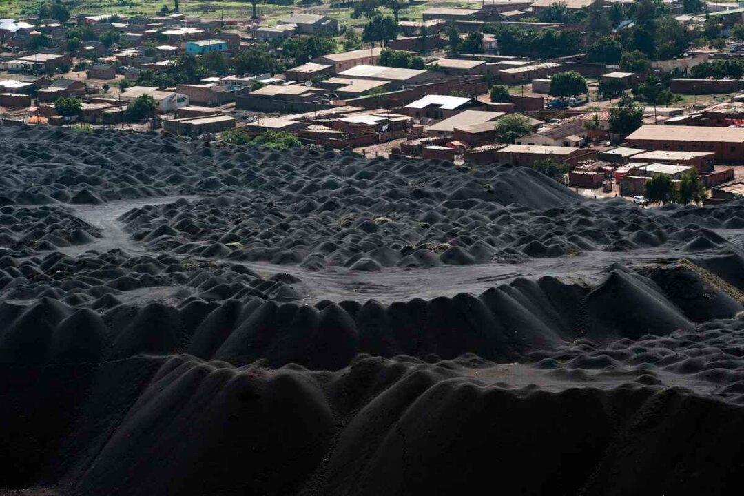 Chinese Mining Operations Overseas Embroiled in Disputes and Losses