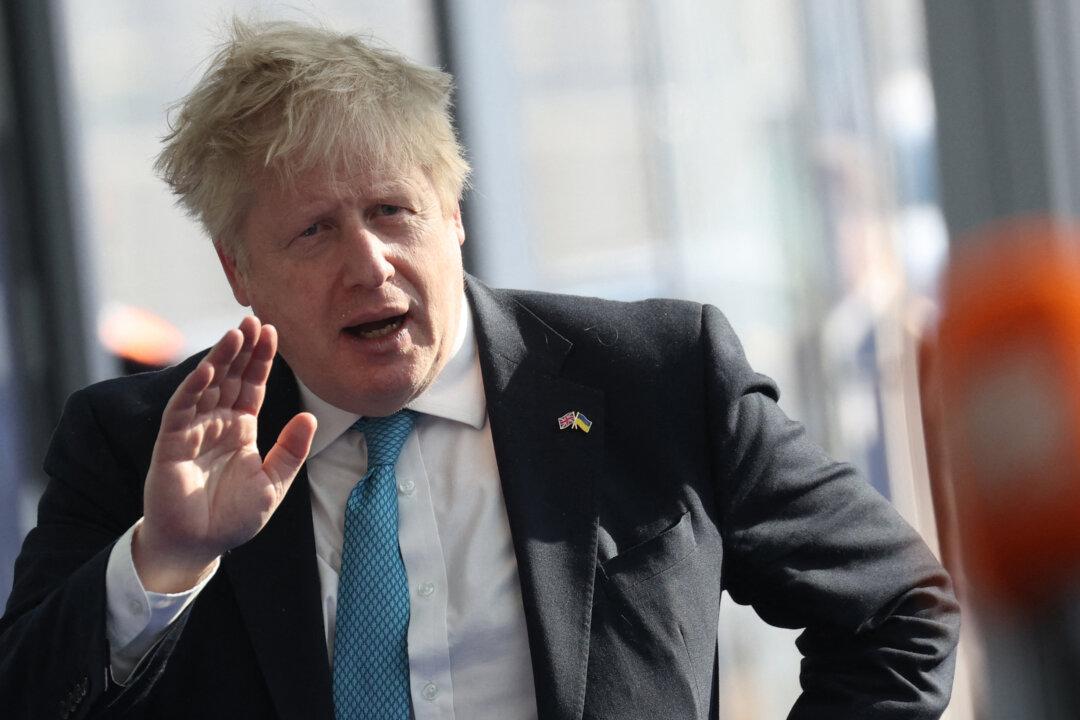 UK’s New Russian Sanctions Target Banks, Defence Industry, and Alleged Zelenskyy Assassins