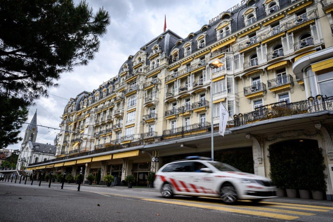 Swiss Police Investigating Deaths of French Family in Montreux