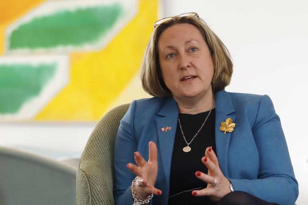 British Minister Hopes for Free Trade Deal With Canada Within a Year