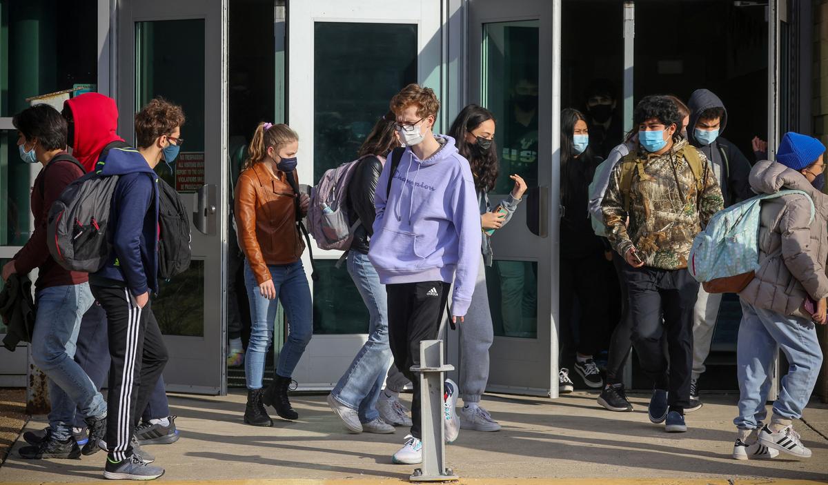 Virginia Brothers Launch ‘Dads on Duty’ Program to Deter Violence, Sexual Assault at Schools