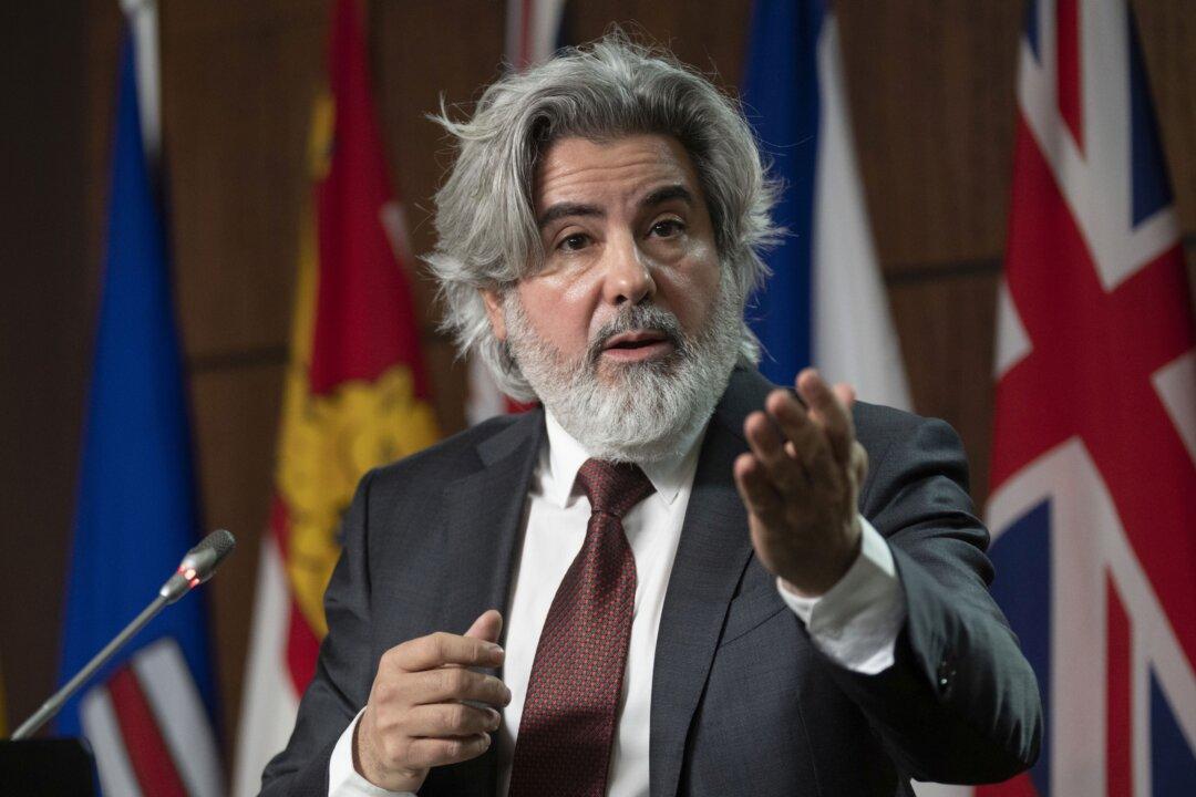 Government Tables Bill to Make Big Tech Pay for Canadian News