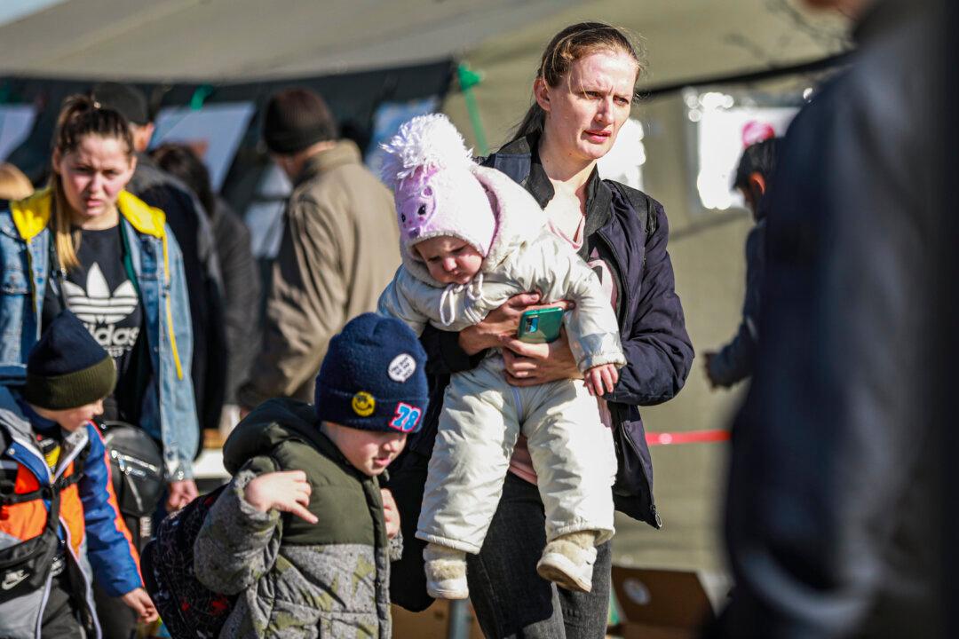 Chapman University Law Professor Leads Project to Help Ukrainian Refugees