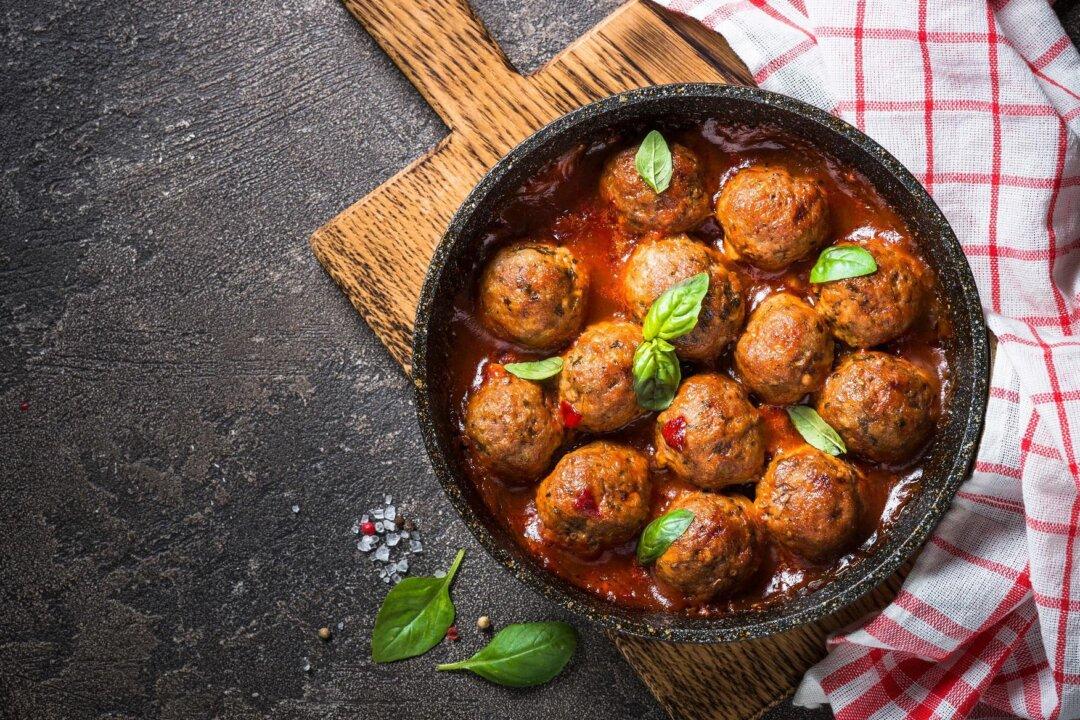 What Is the Difference Between Italian and Swedish Meatballs?