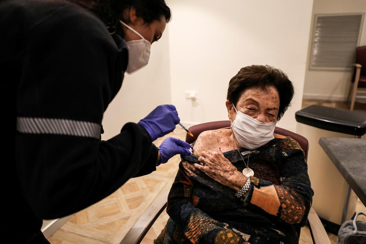 WHO Investigating Hearing Issues Among People Vaccinated Against COVID-19