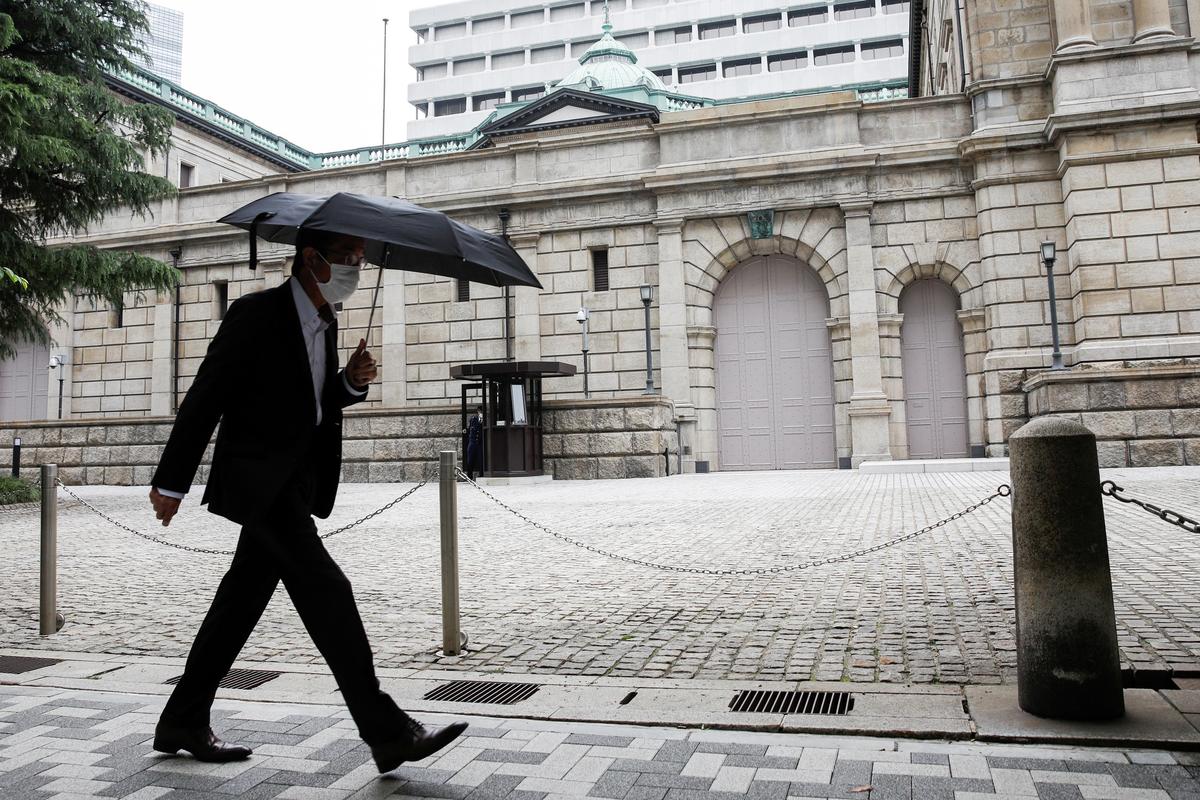 BOJ Ramps up Battle to Defend Yield Cap Even as Weakening Yen Raises Economic Risk