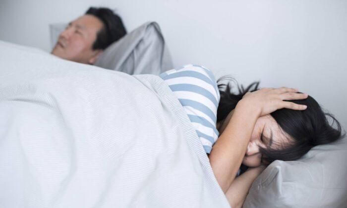 Snoring Is Not Healthy: Here’s 5 Natural Ways to Remedy It
