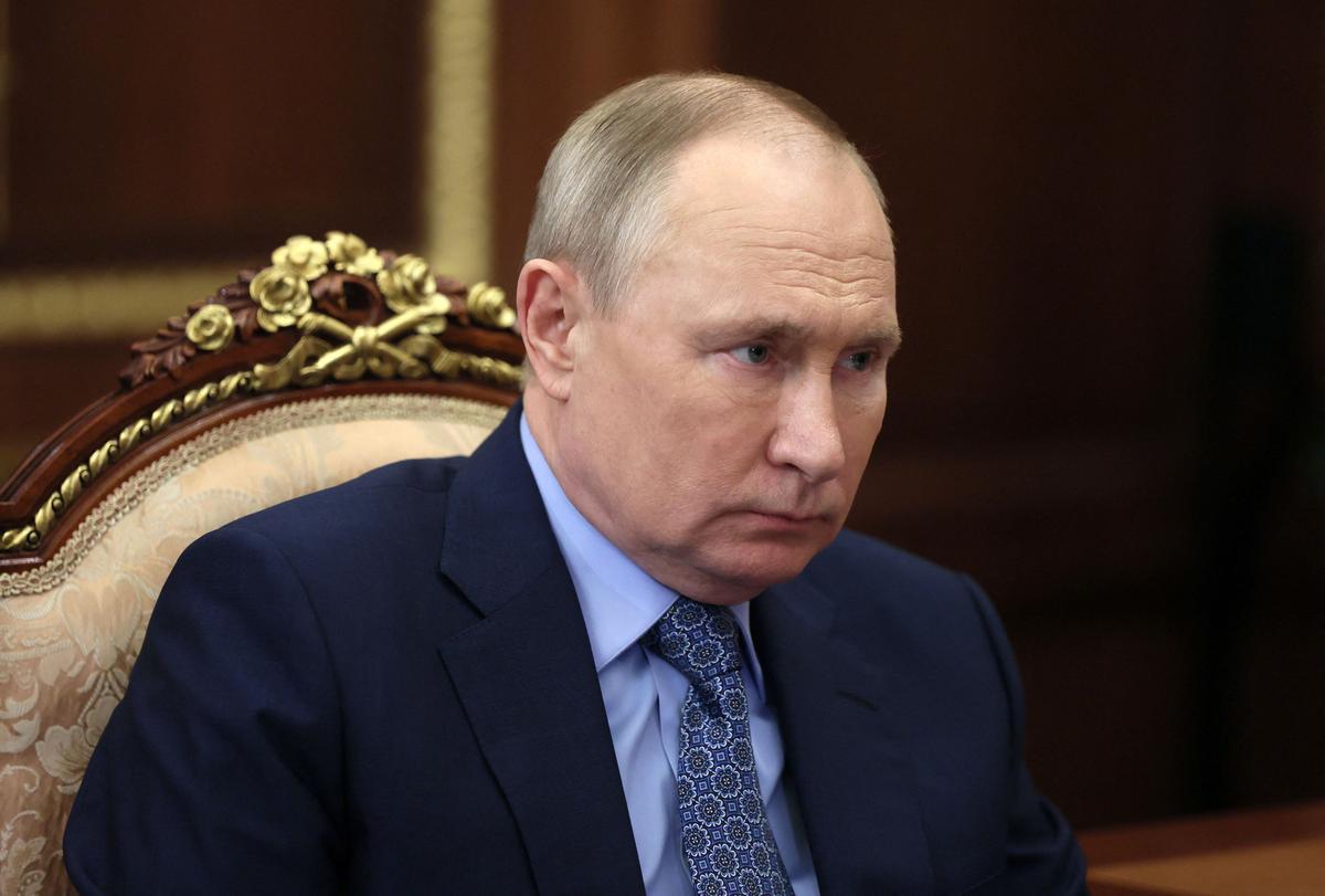 Putin Signs Decree Imposing Restrictions on ‘Unfriendly’ Countries
