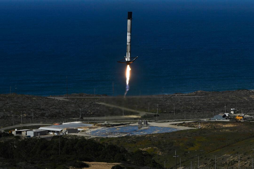 ‘Quit Building Big’: Space Force Officials Talk Need for Speed and Agility