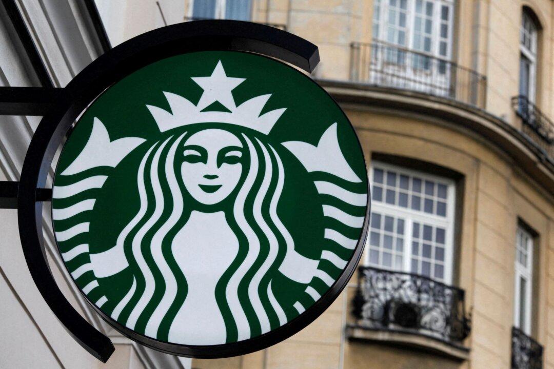 Starbucks Store in Tennessee Votes to Unionize: Workers Group