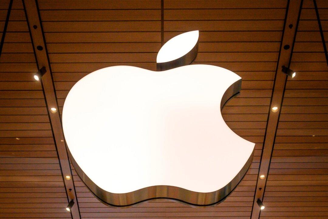 Why Apple Stock Looks to Be Preparing for a Blue-Sky Run