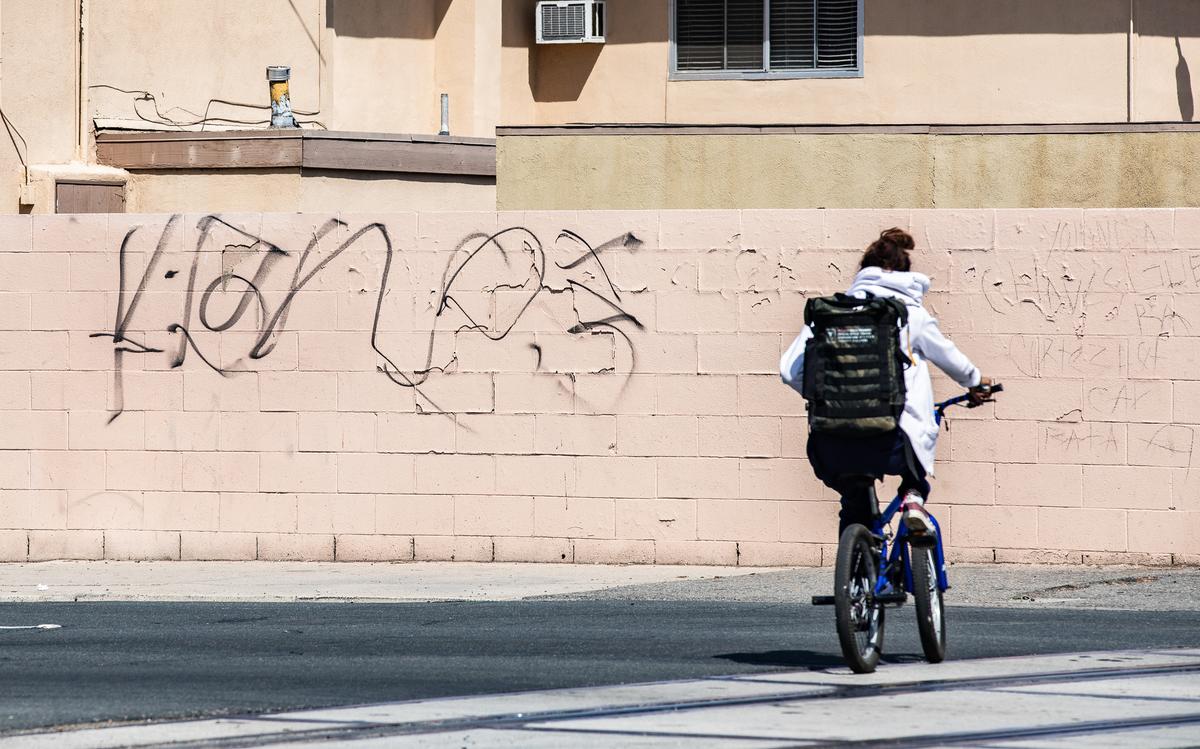 Santa Ana City Council Considers Art Murals to Cover Graffiti