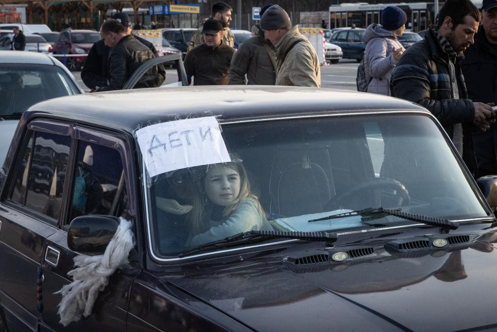 Mariupol Evacuation Effort Resumes as Ukraine Braces for Renewed Russian Offensive