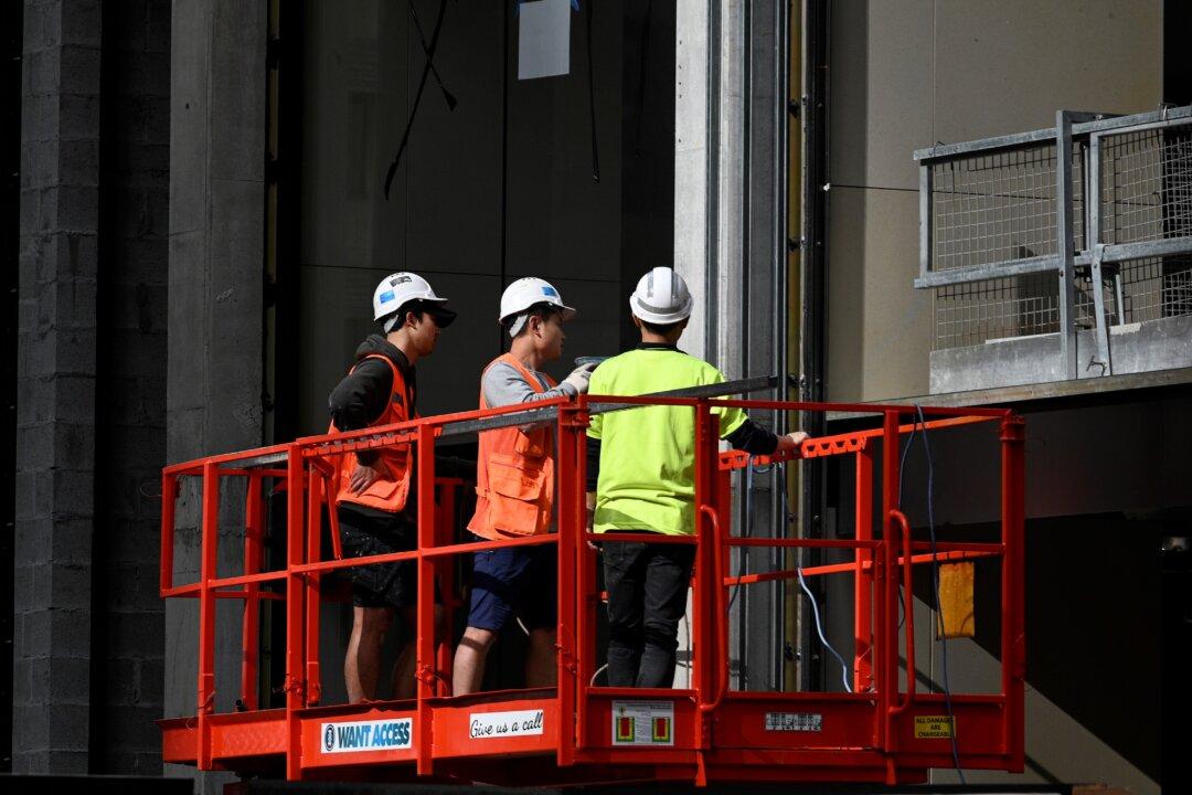 Skilled Migrants Unemployed While Australia Struggles With Labour Shortages