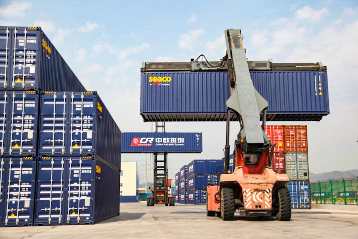 Chinese Regime Locks Down World’s Largest Wholesale Hub Under Its ‘Zero-COVID’ Policy