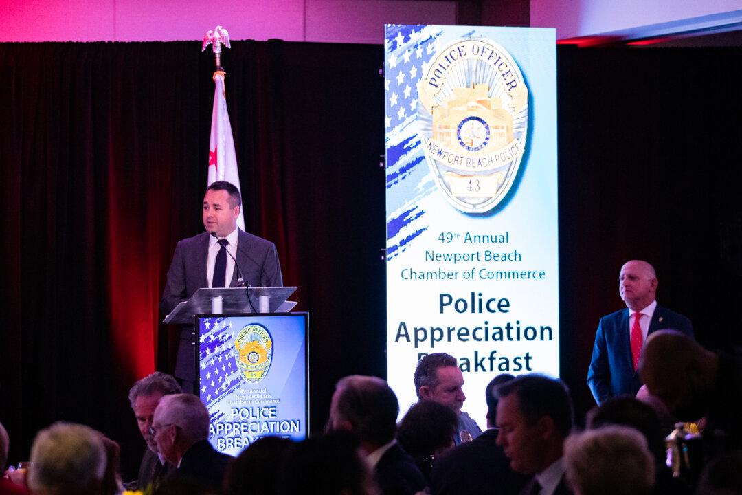Newport Beach Honors Its Police at Full-House Event