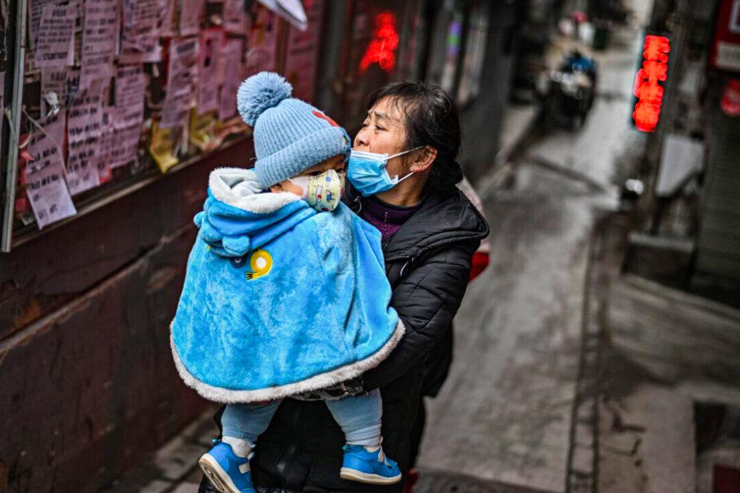 Forced Parent-Child Separations Fuel Outrage in Locked-Down Shanghai