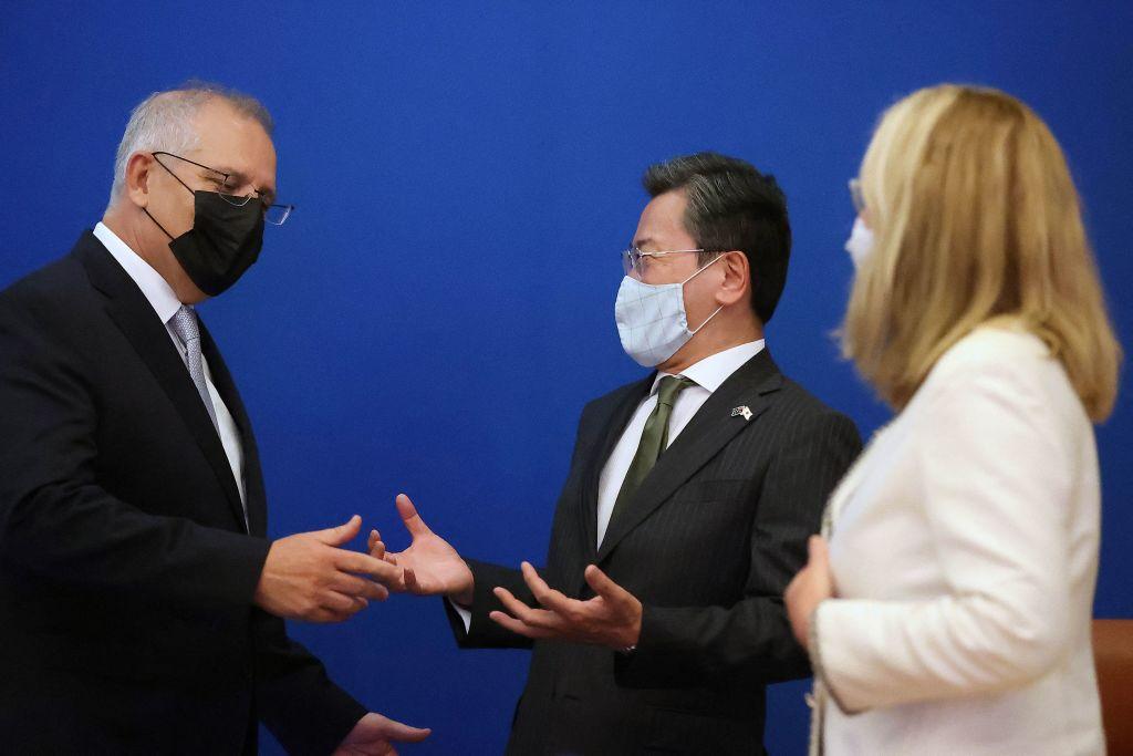 Japanese Ambassador Encourages Australia as It Continues Efforts to Downsize China Trade