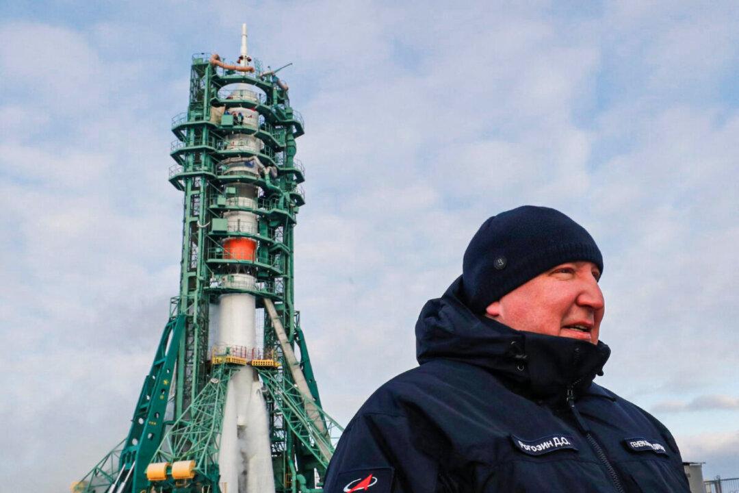 Russia to End International Cooperation on Space Station Unless Sanctions Lifted