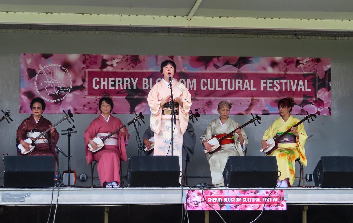 Torrance Cherry Blossom Festival Draws Large, Happy Crowd