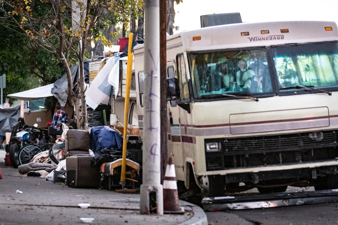 San Diego Regional Task Force on Homelessness Calls For Volunteers