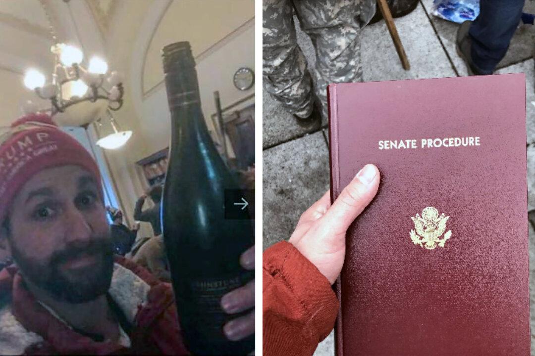 90 Days in Jail for Wine-Chugging Book Thief at US Capitol on Jan. 6, 2021