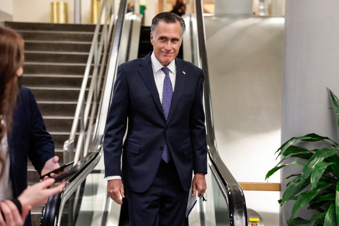 Mitt Romney Doesn’t See ‘Any Evidence’ to Authorize Biden Impeachment Inquiry