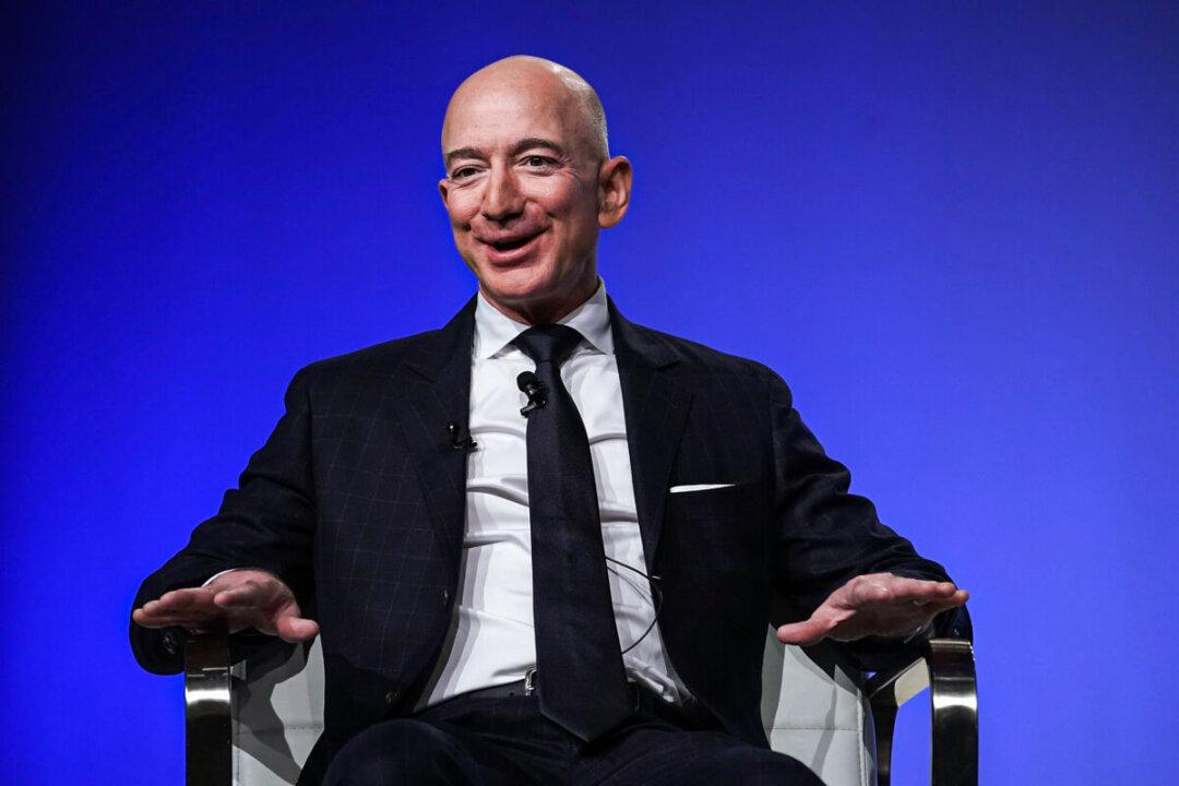 Amazon Signs Landmark Rocket Deal