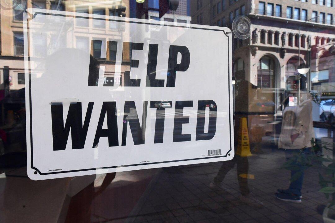 Jobless Rate Expected to Linger at 50-year Lows