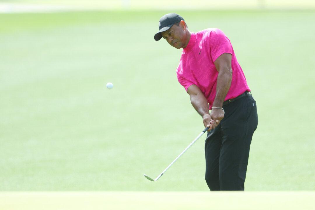 Tiger Woods in Masters Hunt After Opening 71